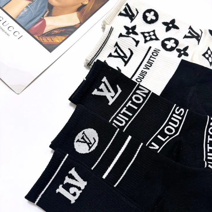 スーパーコピー ルイヴィトン 靴下