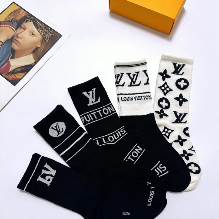 スーパーコピー ルイヴィトン 靴下