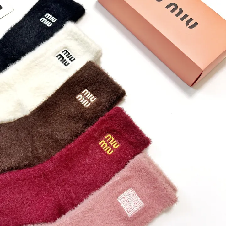 スーパーコピー ミュウミュウ 靴下