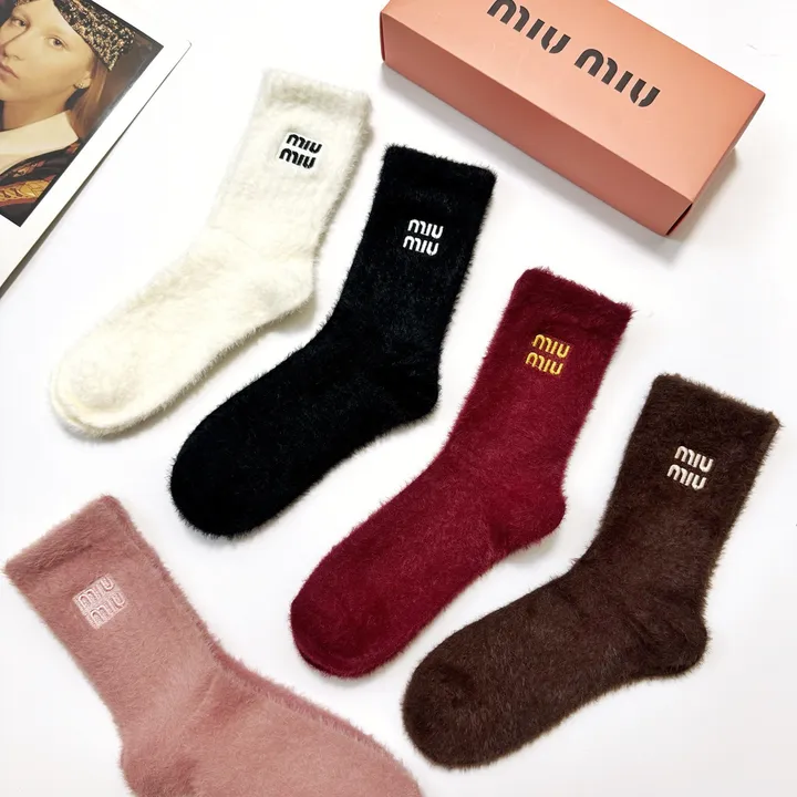 スーパーコピー ミュウミュウ 靴下