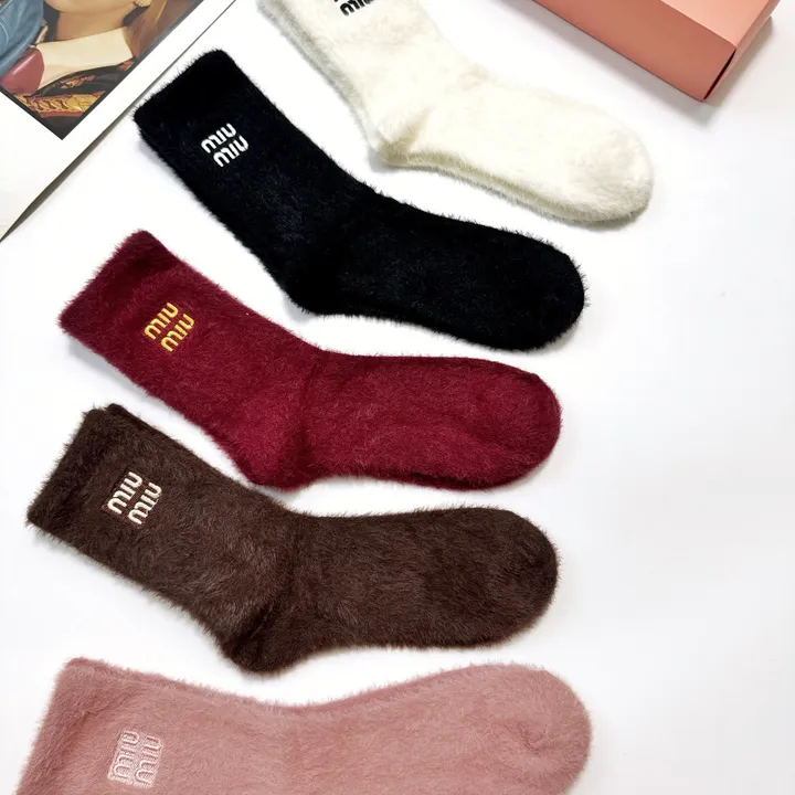 スーパーコピー ミュウミュウ 靴下