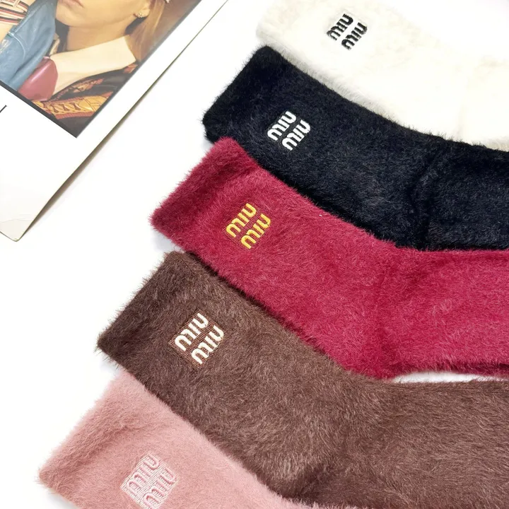 スーパーコピー ミュウミュウ 靴下