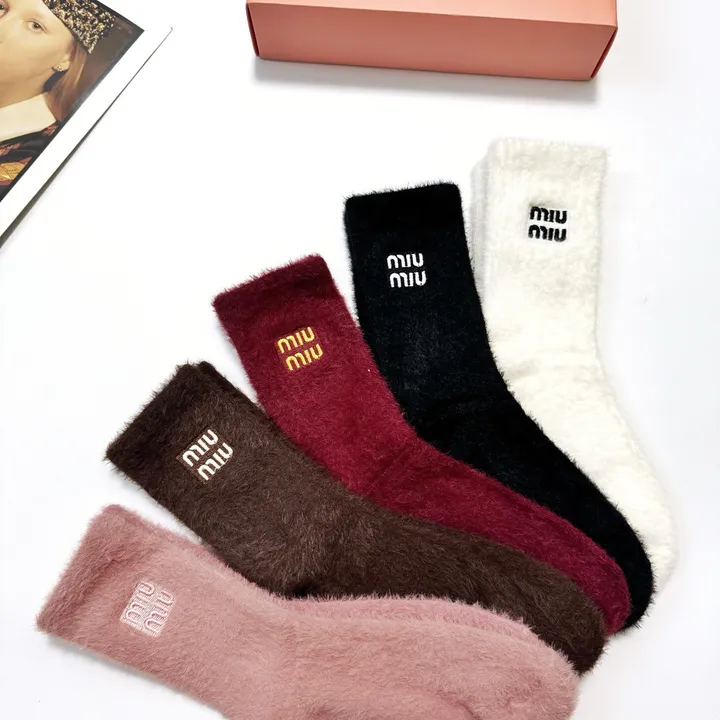 スーパーコピー ミュウミュウ 靴下