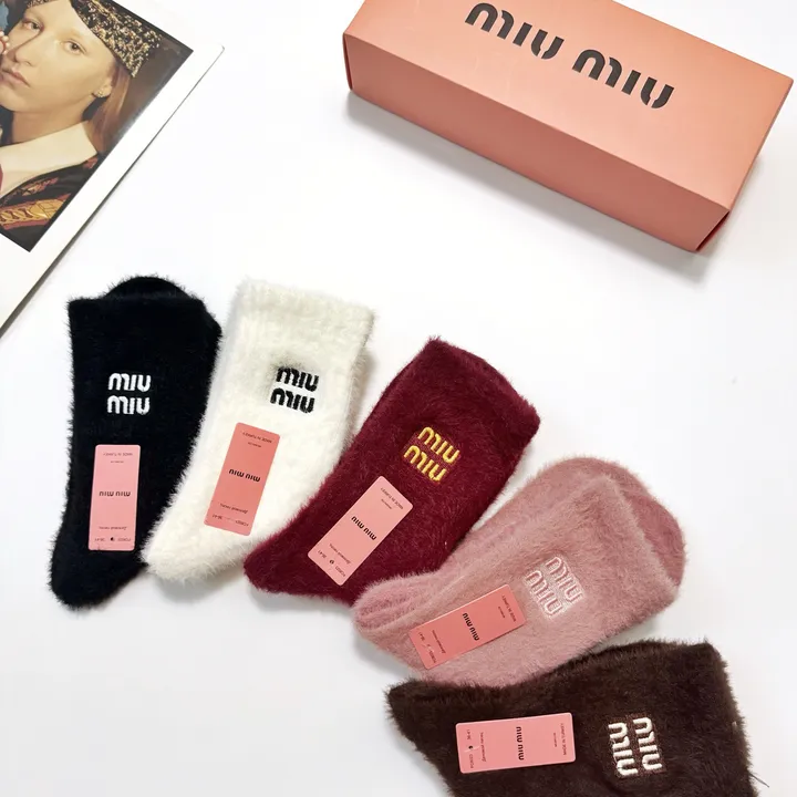 スーパーコピー ミュウミュウ 靴下