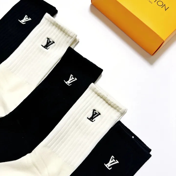 スーパーコピー ルイヴィトン 靴下