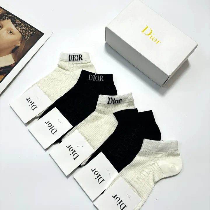 スーパーコピー ディオール 靴下