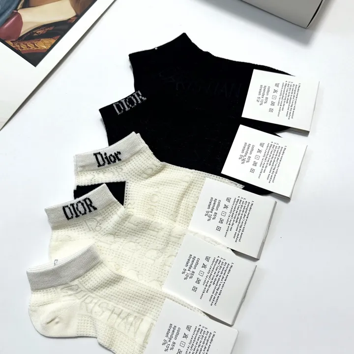 スーパーコピー ディオール 靴下