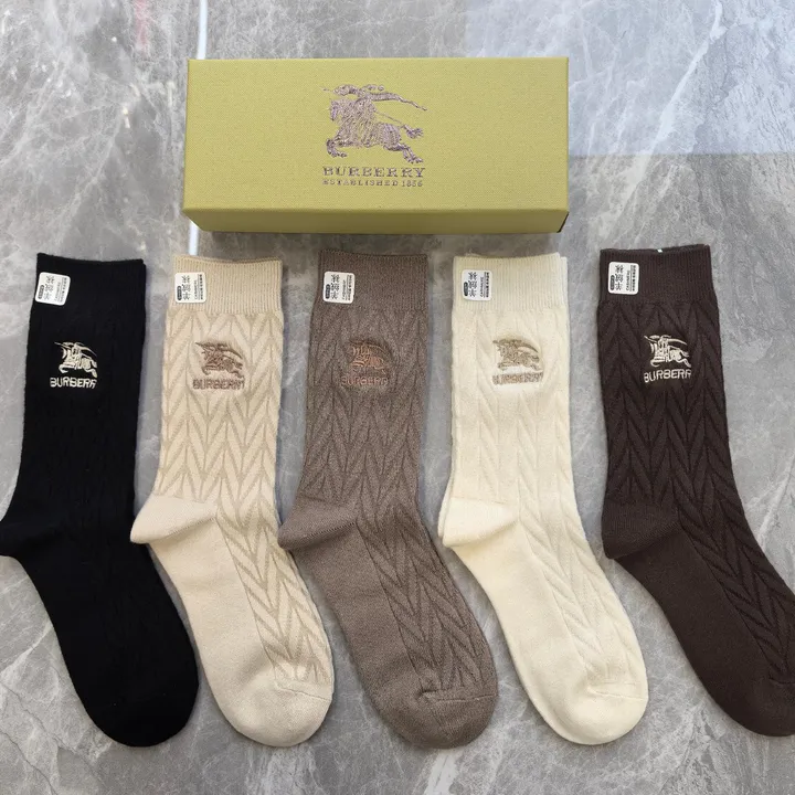 スーパーコピー プラダ 靴下