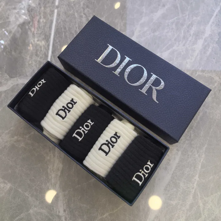 スーパーコピー ディオール 靴下