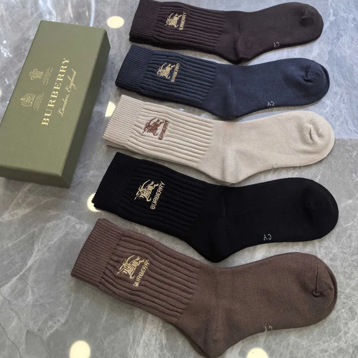 スーパーコピー プラダ 靴下