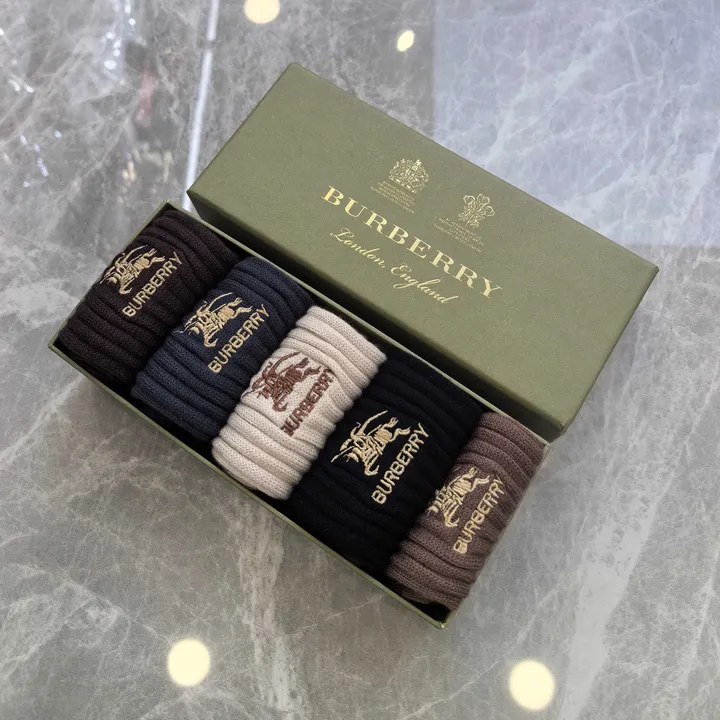 スーパーコピー プラダ 靴下