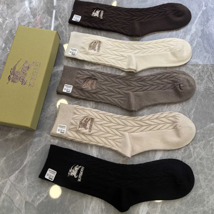 スーパーコピー プラダ 靴下