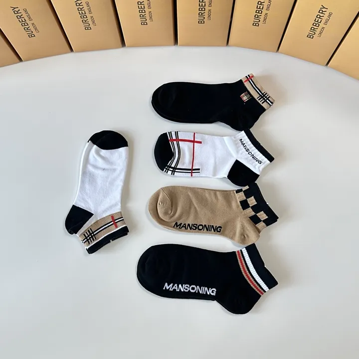 スーパーコピー プラダ 靴下