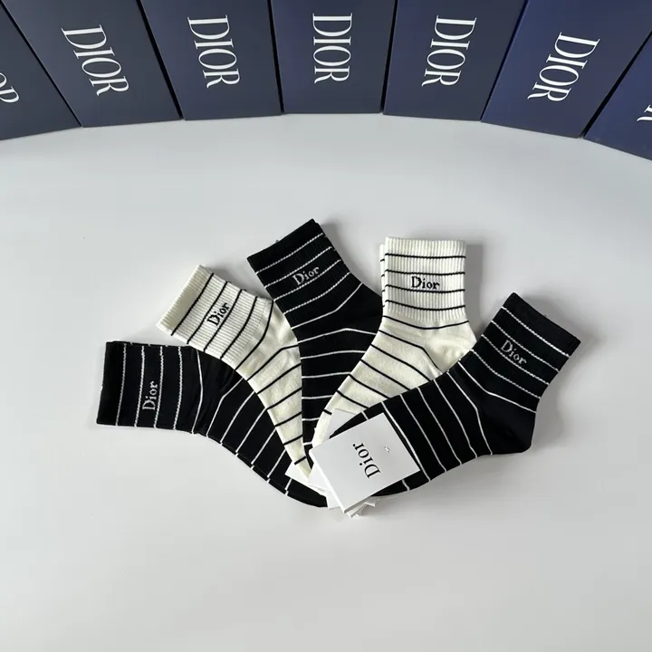スーパーコピー ディオール 靴下