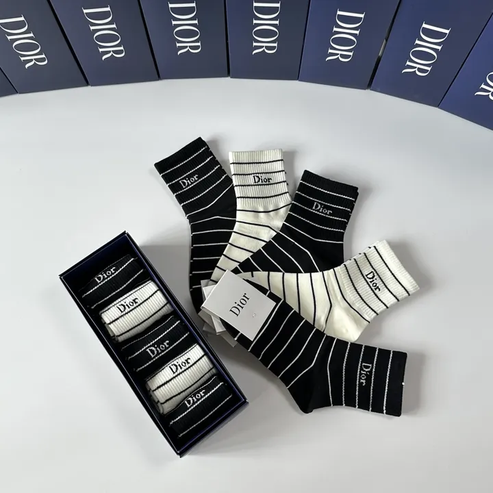 スーパーコピー ディオール 靴下