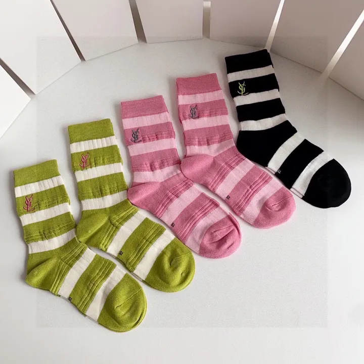 スーパーコピー イブサンローラン 靴下