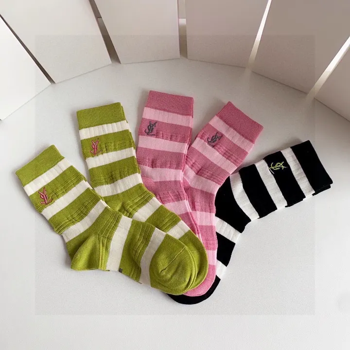 スーパーコピー イブサンローラン 靴下