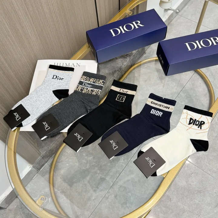 スーパーコピー ディオール 靴下