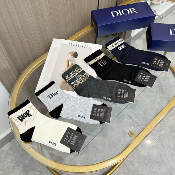 スーパーコピー ディオール 靴下