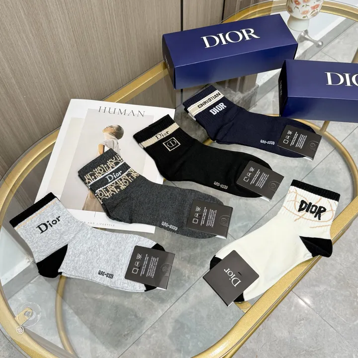 スーパーコピー ディオール 靴下