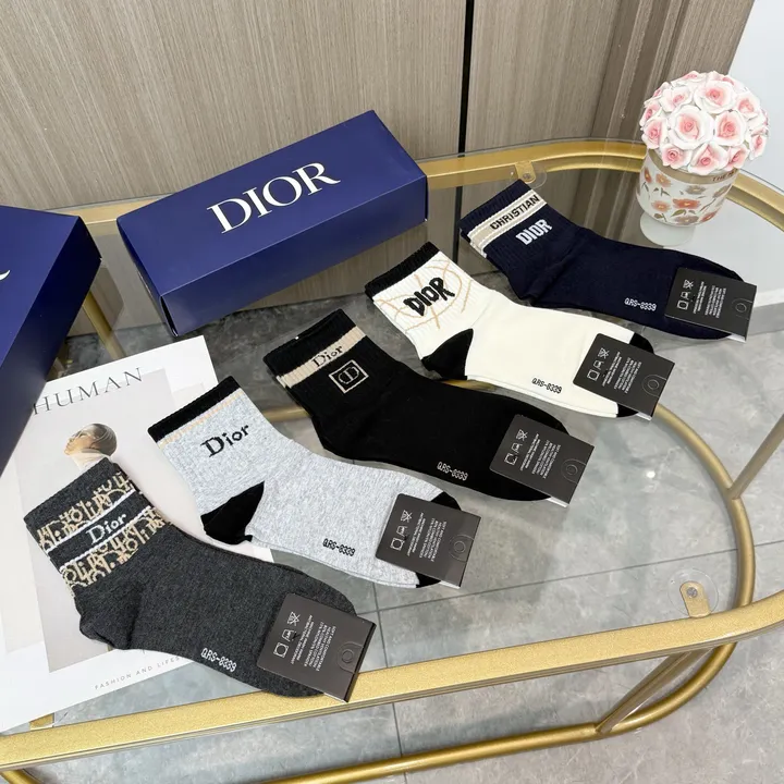 スーパーコピー ディオール 靴下