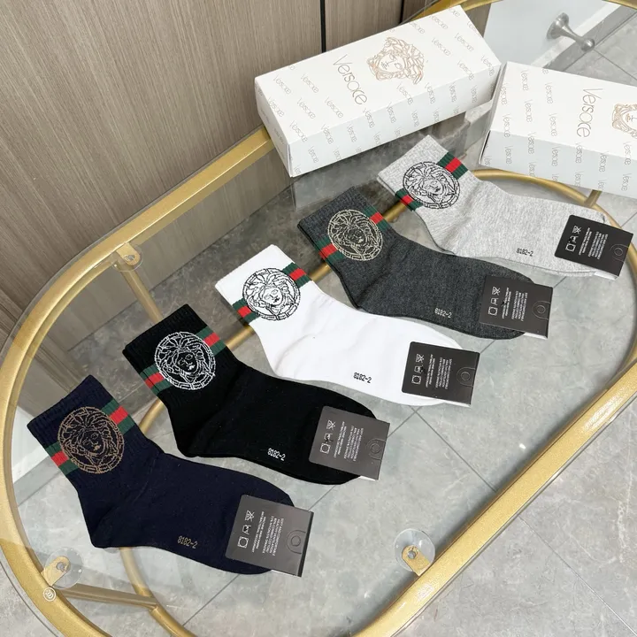 スーパーコピー ヴェルサーチ 靴下