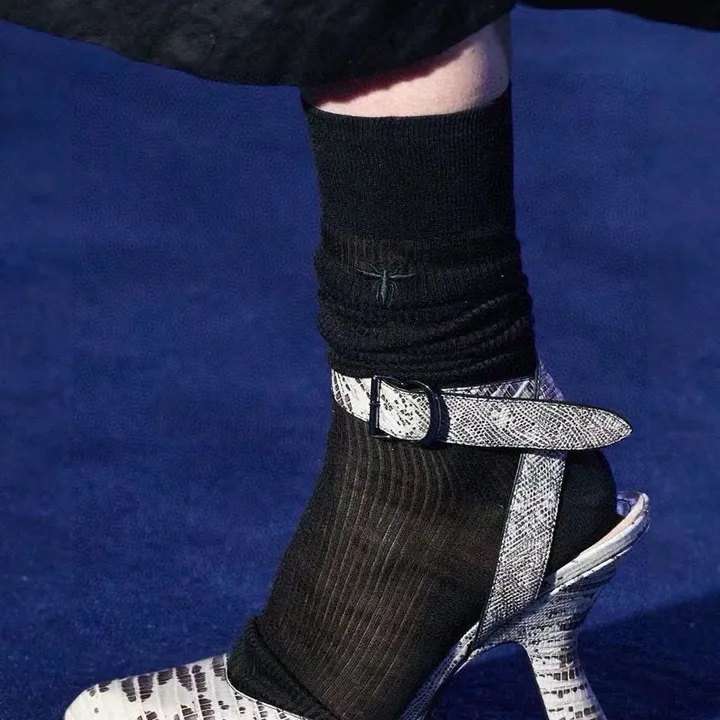 スーパーコピー ディオール 靴下