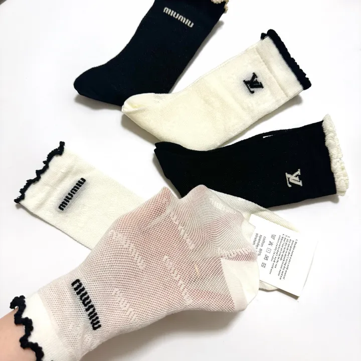 スーパーコピー ミュウミュウ 靴下