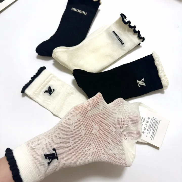 スーパーコピー ミュウミュウ 靴下