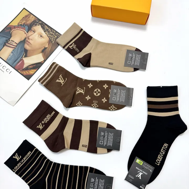スーパーコピー ルイヴィトン 靴下