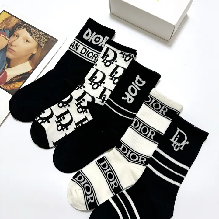 スーパーコピー ディオール 靴下