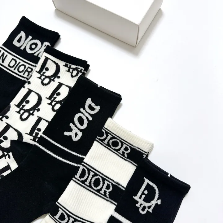 スーパーコピー ディオール 靴下