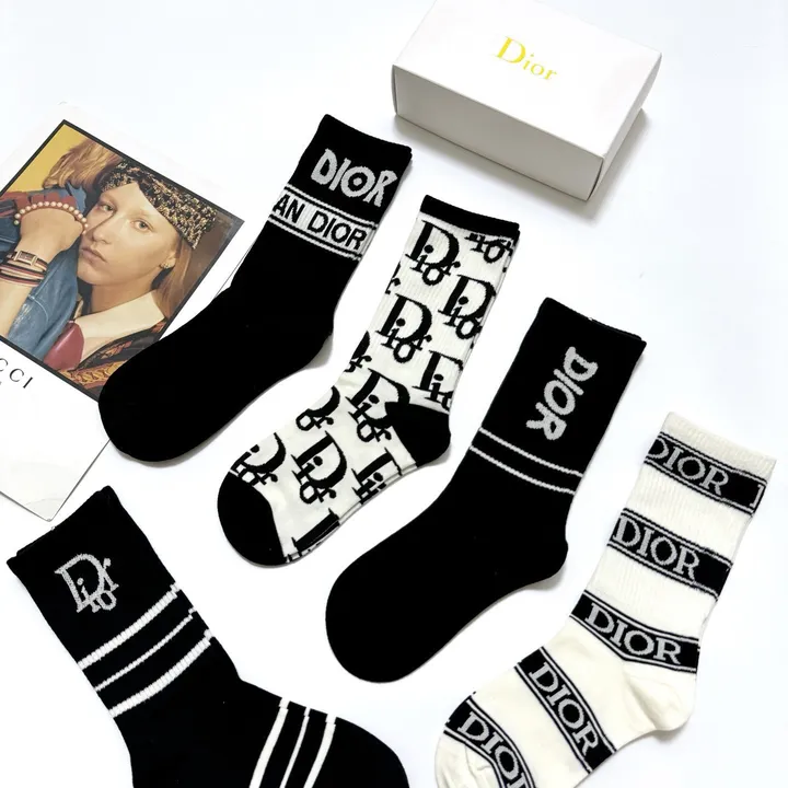 スーパーコピー ディオール 靴下