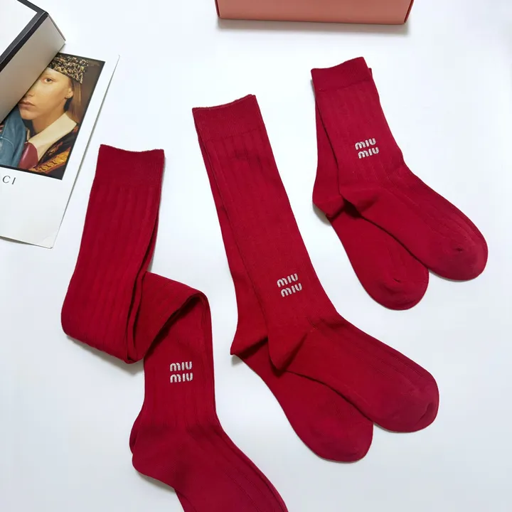スーパーコピー ミュウミュウ 靴下
