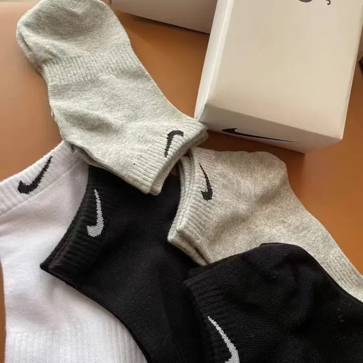 スーパーコピー ナイキ 靴下