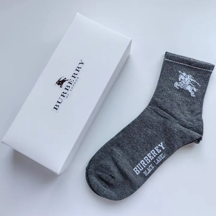 スーパーコピー プラダ 靴下