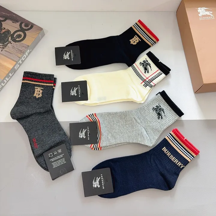 スーパーコピー プラダ 靴下