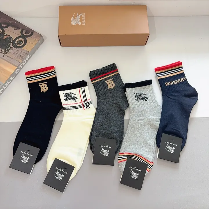 スーパーコピー プラダ 靴下