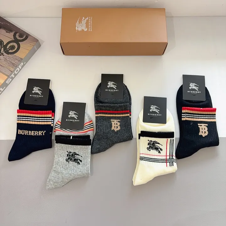 スーパーコピー プラダ 靴下