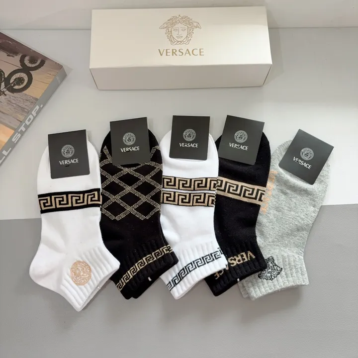 スーパーコピー ヴェルサーチ 靴下