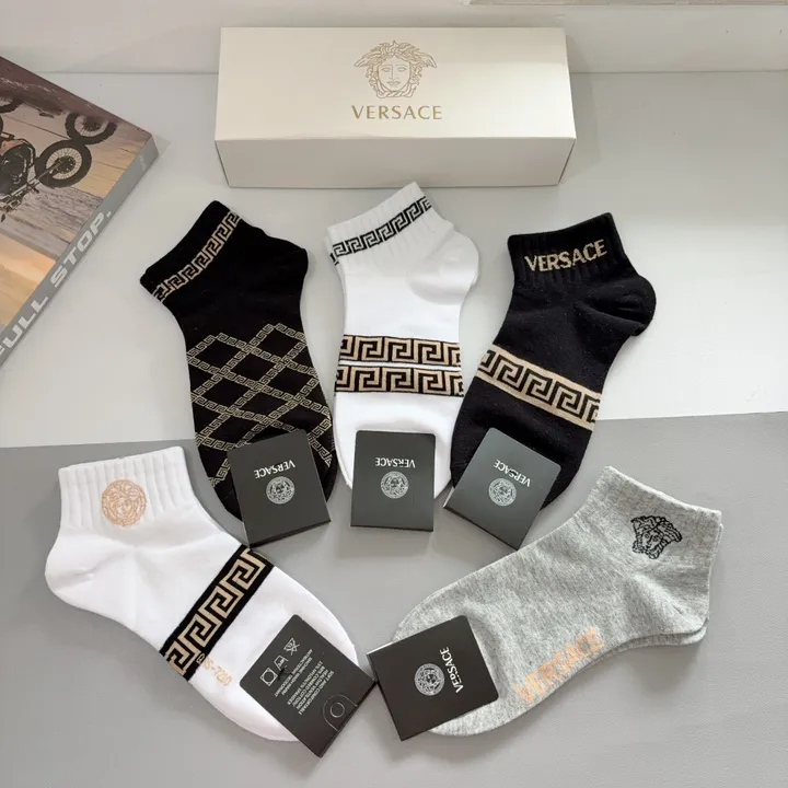 スーパーコピー ヴェルサーチ 靴下