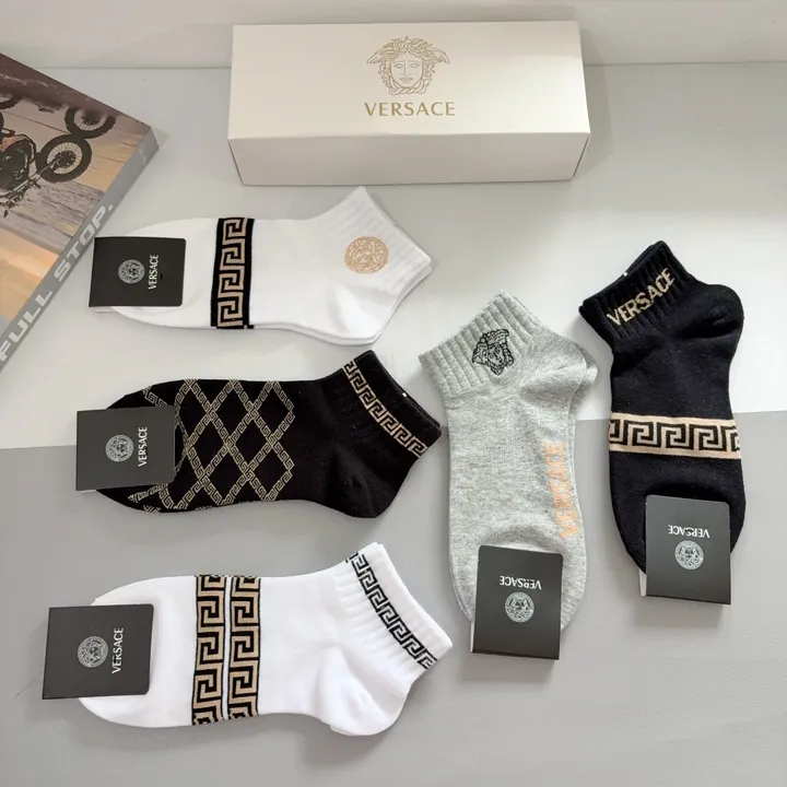 スーパーコピー ヴェルサーチ 靴下