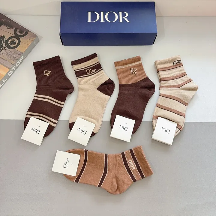 スーパーコピー ディオール 靴下