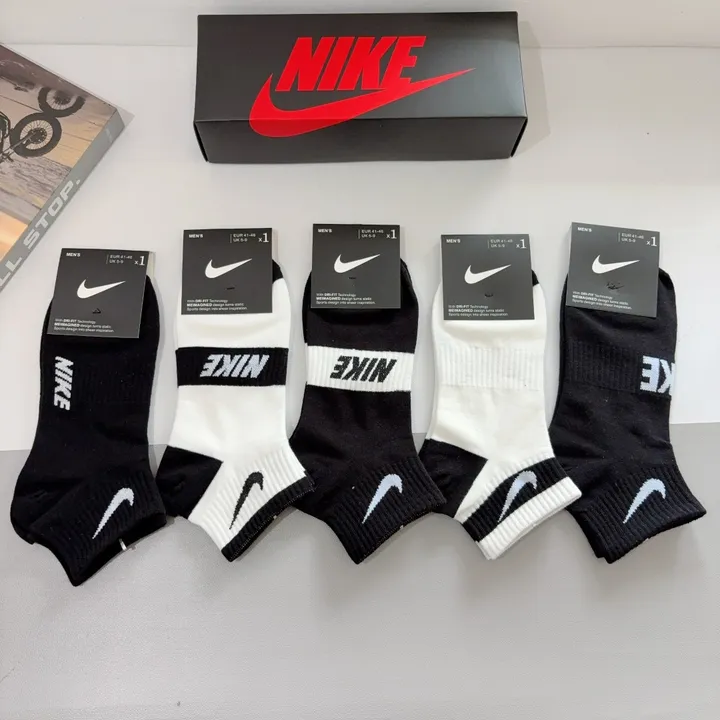 スーパーコピー ナイキ 靴下