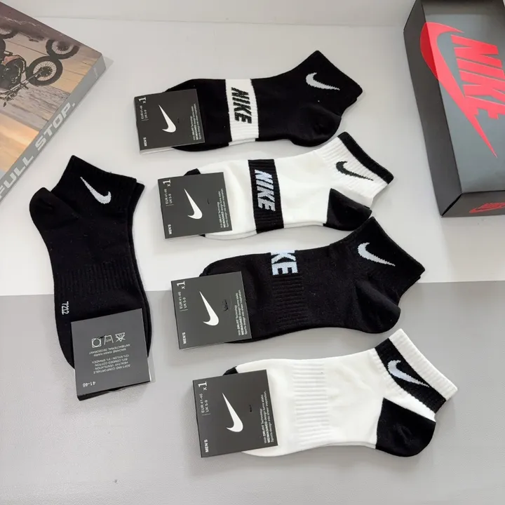 スーパーコピー ナイキ 靴下