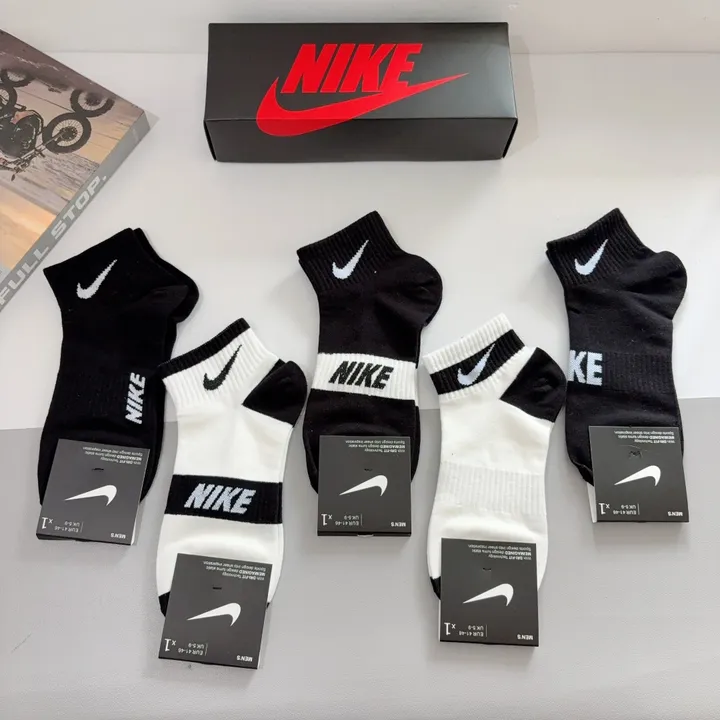 スーパーコピー ナイキ 靴下