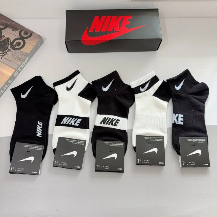 スーパーコピー ナイキ 靴下