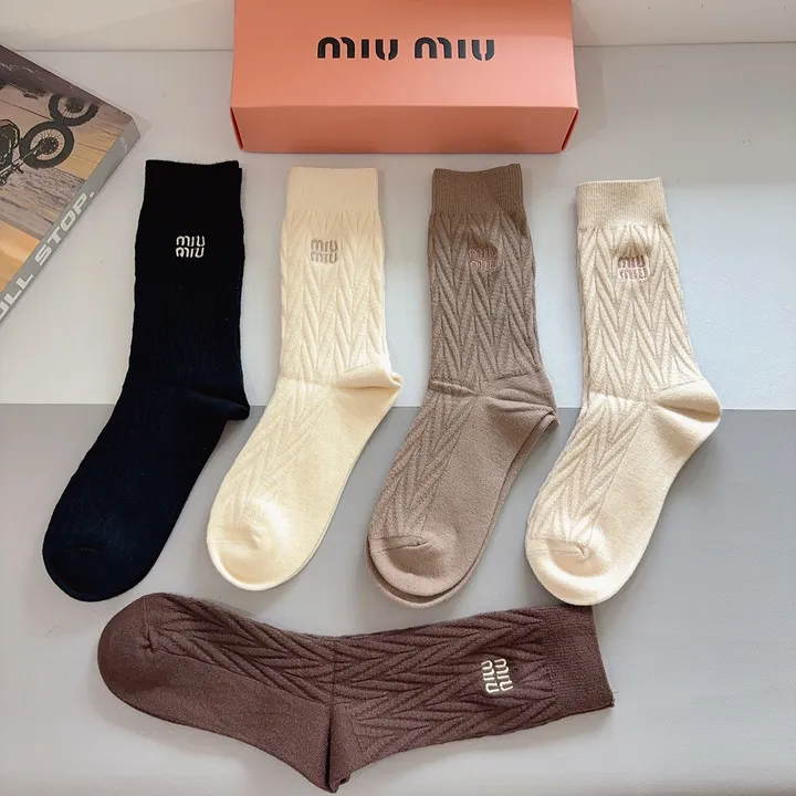 スーパーコピー ミュウミュウ 靴下