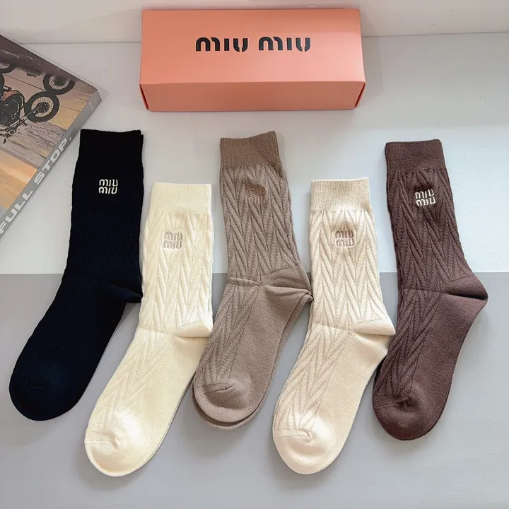 スーパーコピー ミュウミュウ 靴下