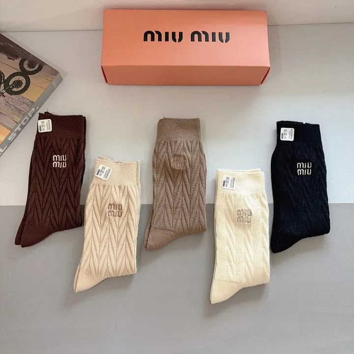 スーパーコピー ミュウミュウ 靴下